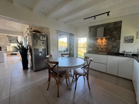 Casa en Carilo 4 amb con pileta 1 cuadra del mar — foto 7