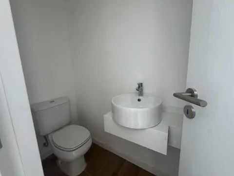 Amplio 2 Ambientes de 63 m² | Balcón Corrido | Toilette y Amenities — foto 7