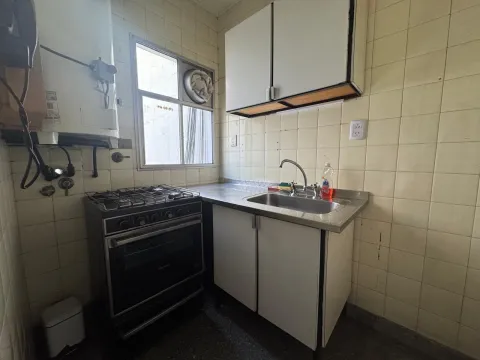Departamento monoambiente con balcon y cocina separada — foto 4