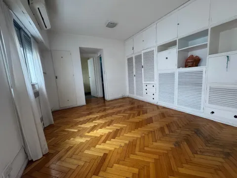 Departamento monoambiente con balcon y cocina separada — foto 3