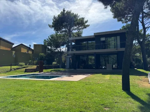 Casa en Carilo PILETA CLIMATIZADA \ 2 CUADRAS DEL MAR -8/10 PERSONA — foto 55