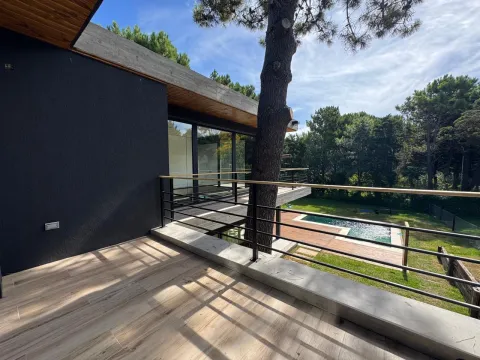 Casa en Carilo PILETA CLIMATIZADA \ 2 CUADRAS DEL MAR -8/10 PERSONA — foto 31