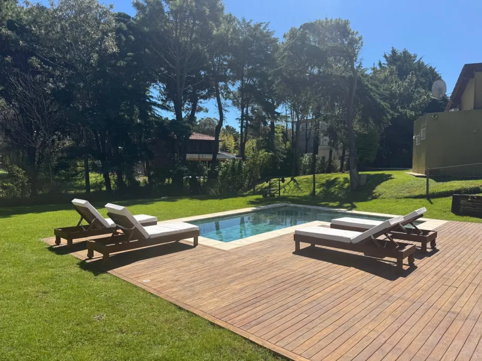 Casa en Carilo PILETA CLIMATIZADA \ 2 CUADRAS DEL MAR -8/10 PERSONA — foto 1
