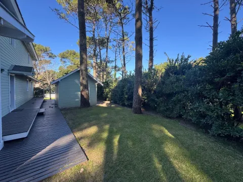 Casa en Carilo a metros del mar 4 dormitorios / parque / anexo huespedes — foto 43