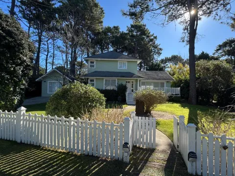 Casa en Carilo a metros del mar 4 dormitorios / parque / anexo huespedes — foto 48