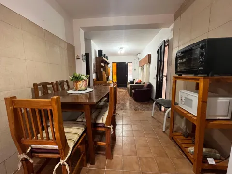 Casa 3 amb. en venta Ituzaingó Norte con cochera, patio, jardin, parrilla y terraza. — foto 4