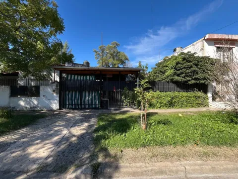 Casa 3 amb. en venta Ituzaingó Norte con cochera, patio, jardin, parrilla y terraza. — foto 21