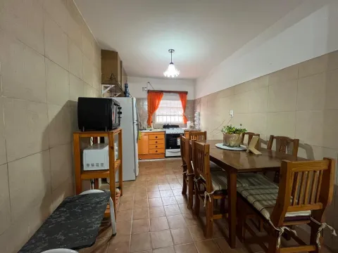 Casa 3 amb. en venta Ituzaingó Norte con cochera, patio, jardin, parrilla y terraza. — foto 5