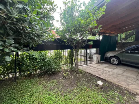 Casa 3 amb. en venta Ituzaingó Norte con cochera, patio, jardin, parrilla y terraza. — foto 3
