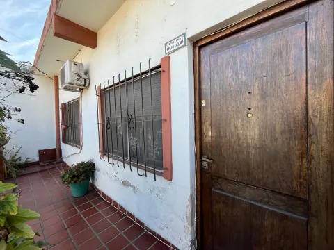 Casa 3 amb. Con patio y cochera en venta - Ituzaingó — foto 3