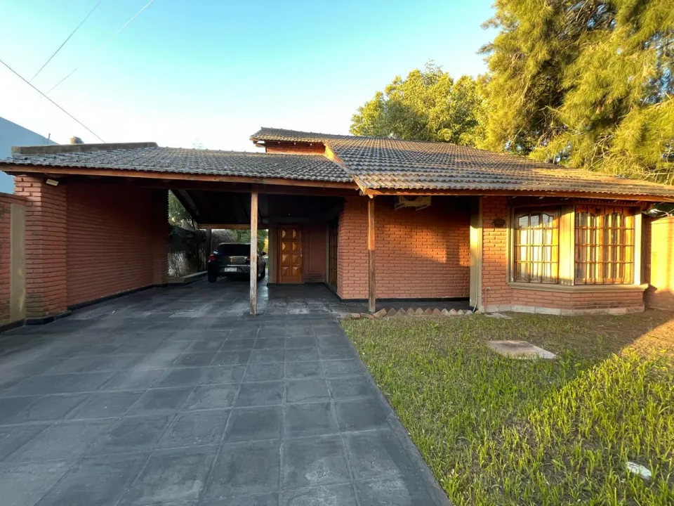 Casa 4 ambientes con quincho, parrilla jardin y pileta en Ituzaingó norte — foto 1
