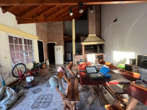Casa 4 ambientes con quincho, parrilla jardin y pileta en Ituzaingó norte — foto 42