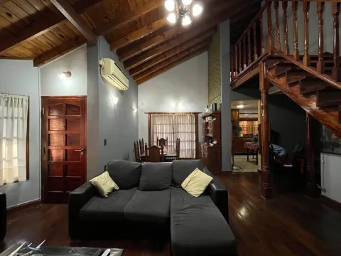 Casa 4 ambientes con quincho, parrilla jardin y pileta en Ituzaingó norte — foto 8