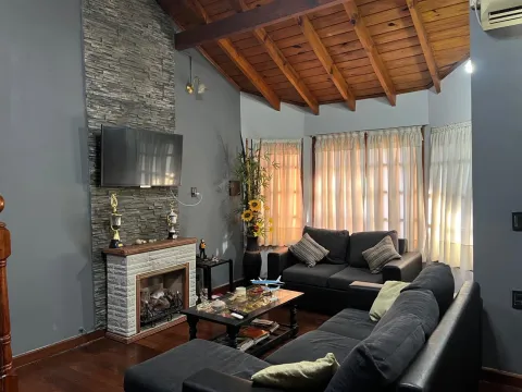 Casa 4 ambientes con quincho, parrilla jardin y pileta en Ituzaingó norte — foto 6