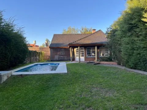 Casa 4 ambientes con quincho, parrilla jardin y pileta en Ituzaingó norte — foto 44