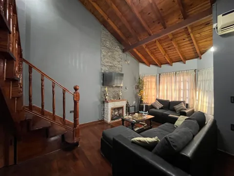 Casa 4 ambientes con quincho, parrilla jardin y pileta en Ituzaingó norte — foto 7