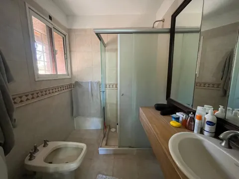 ALQUILER TEMPORAL - CASA CON GRAN PARQUE, PILETA Y QUINCHO EN ITUZAINGO — foto 17