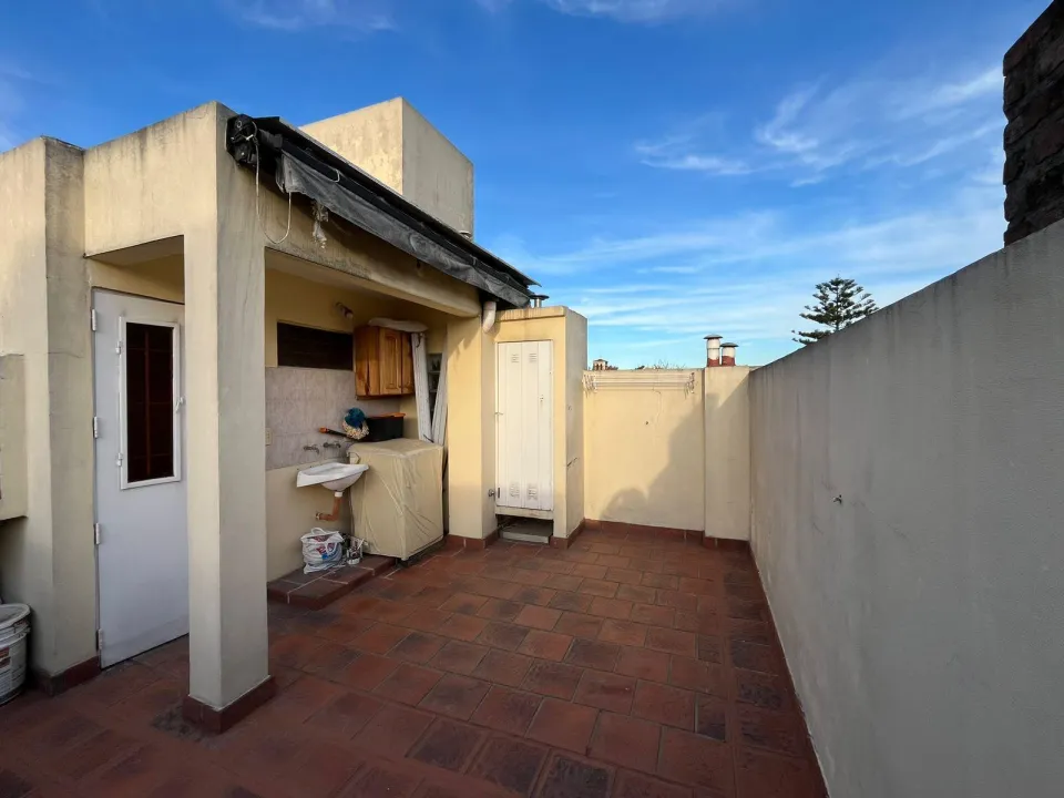 PH 2 AMBIENTES EN VENTA CON PATIO Y TERRAZA /APTO CREDITO! 70 m2 — foto 1