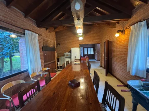 Casa en carilo alquiler pileta climatizada — foto 16