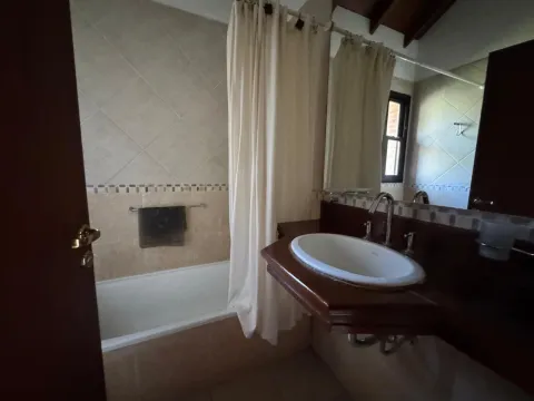Casa en carilo alquiler pileta climatizada — foto 29