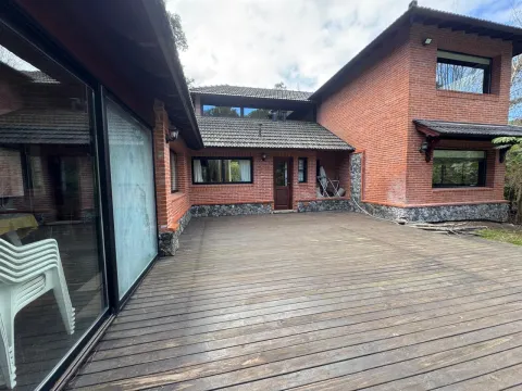 Casa en carilo alquiler pileta climatizada — foto 37