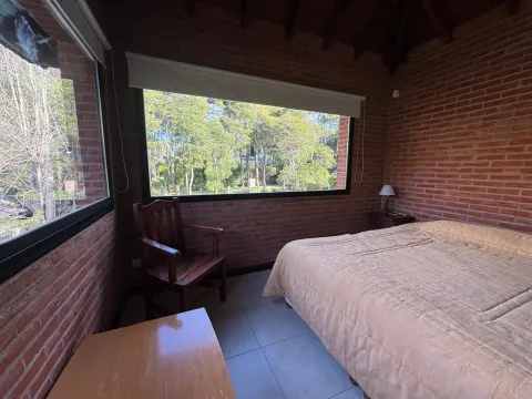 Casa en carilo alquiler pileta climatizada — foto 28