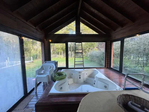 Casa en carilo alquiler pileta climatizada — foto 19