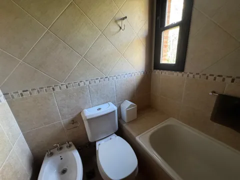 Casa en carilo alquiler pileta climatizada — foto 36