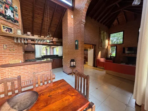 Casa en carilo alquiler pileta climatizada — foto 13