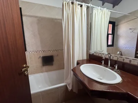 Casa en carilo alquiler pileta climatizada — foto 30