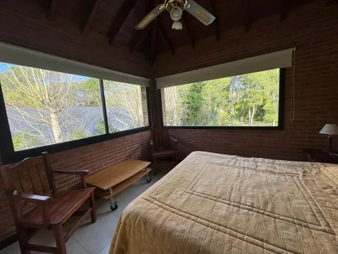 Casa en carilo alquiler pileta climatizada — foto 26