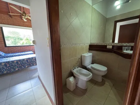 Casa en carilo alquiler pileta climatizada — foto 35