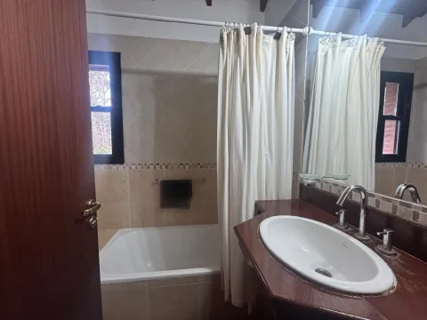 Casa en carilo alquiler pileta climatizada — foto 21
