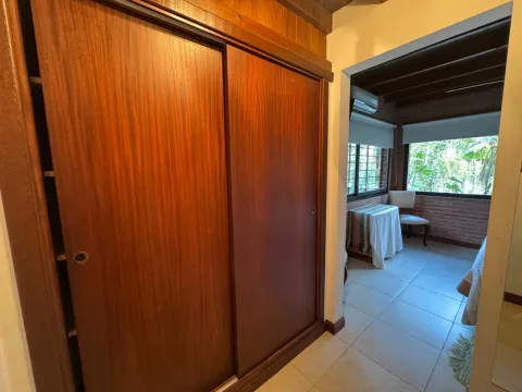 Casa en carilo alquiler pileta climatizada — foto 24
