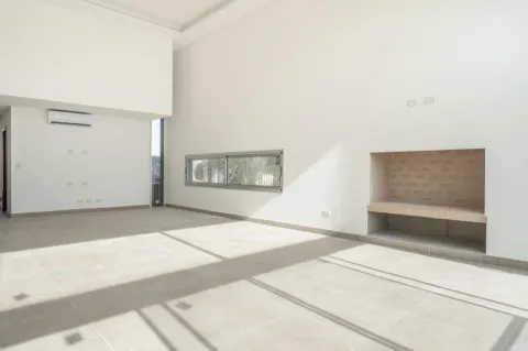 VENTA CASA EN PIUERTOS CON PILETA/JARDIN/PARRILLA — foto 6