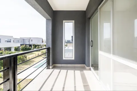 VENTA CASA EN PIUERTOS CON PILETA/JARDIN/PARRILLA — foto 5