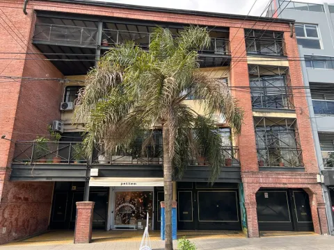 PH VENTA o ALQUILER cochera para dos autos BALCON/ PATIO/TERRAZA. TRIPLEX — foto 2