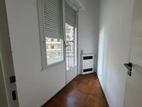 Departamento 4 amb al frente. Cochera en el edificio . APTO CREDITO! — foto 10