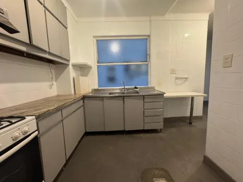 Departamento 4 amb al frente. Cochera en el edificio . APTO CREDITO! — foto 29