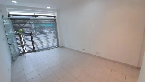 Local en venta sobre Av Forest — foto 2