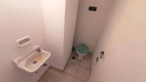 Local en venta sobre Av Forest — foto 5