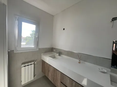 Casa Minimalista 5 ambientes en Castelar Norte — foto 30