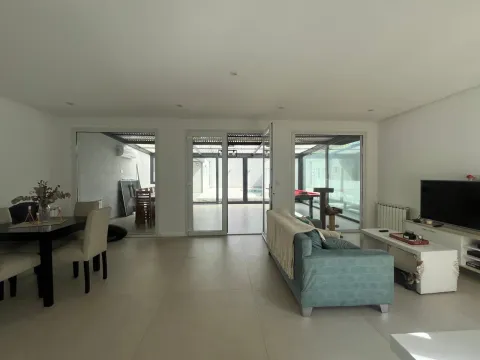 Casa Minimalista 5 ambientes en Castelar Norte — foto 8