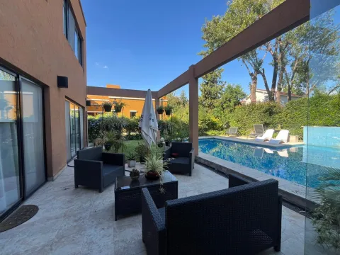 HERMOSA CASA 5 AMBIENTES CON PILETA Y QUINCHO - Altos Del Sol — foto 21