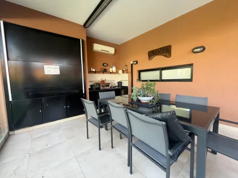 HERMOSA CASA 5 AMBIENTES CON PILETA Y QUINCHO - Altos Del Sol — foto 33