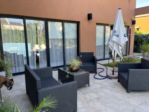 HERMOSA CASA 5 AMBIENTES CON PILETA Y QUINCHO - Altos Del Sol — foto 6