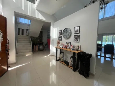 HERMOSA CASA 5 AMBIENTES CON PILETA Y QUINCHO - Altos Del Sol — foto 9