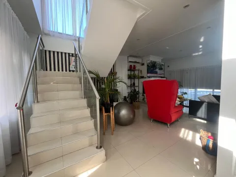 HERMOSA CASA 5 AMBIENTES CON PILETA Y QUINCHO - Altos Del Sol — foto 7