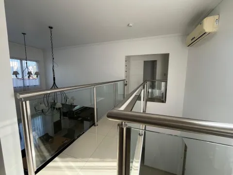 HERMOSA CASA 5 AMBIENTES CON PILETA Y QUINCHO - Altos Del Sol — foto 17