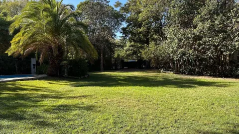 Casa en venta en lote de 1400m2 - Parque Leloir — foto 3